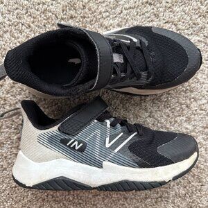 New Balance Kids' Rave Run V2 Hook and Loop Running Shoe Size 13 Black/White